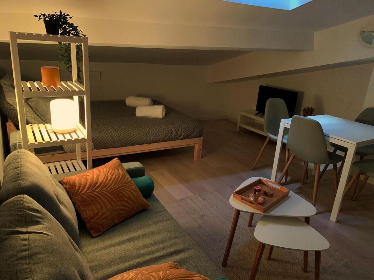 Studio Avec Lumiere D'Ambiance - Proche Victoire Appartement Bordeaux Buitenkant foto